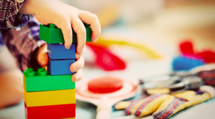 從玩耍到成長(zhǎng) 幼兒教玩具選購(gòu)指南與技術(shù)銷(xiāo)售新趨勢(shì)